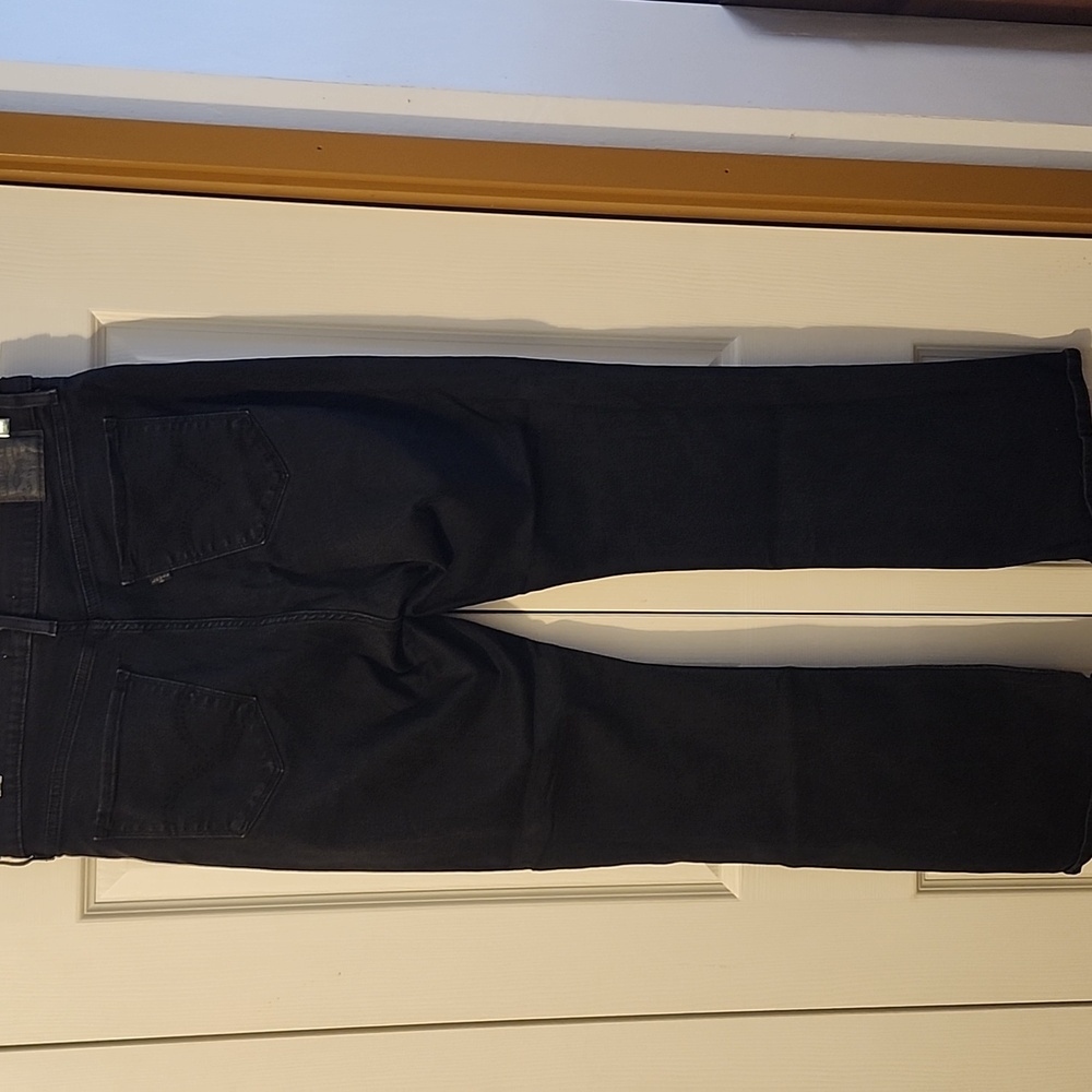 Levis - Picture 5 of 5